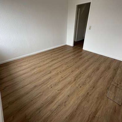 4,5 Zimmer im 5. OG = DG / zwei Süd-Balkon / Lift u.v.m. - Foto 1