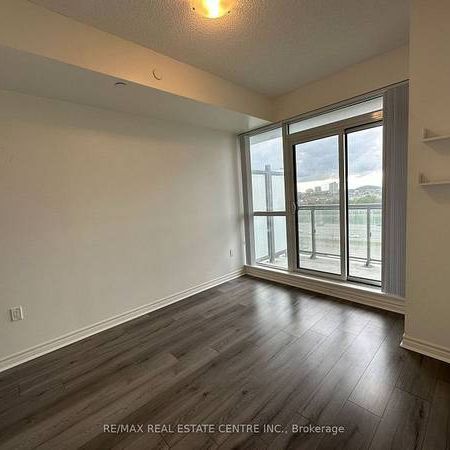 Rathburn Rd W & Confederation Gorgeous 1Bdrm Spacious Laminate Floors - Photo 1