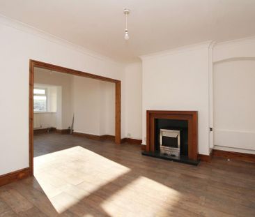 3 bedroom semi-detached house to rent - Photo 4