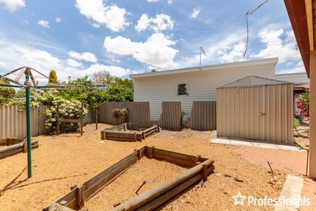 14 Sherbourne Way, Armadale WA 6112 - Photo 5