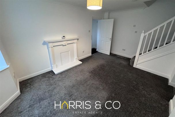 2 bedroom end of terrace house to rent - Photo 1