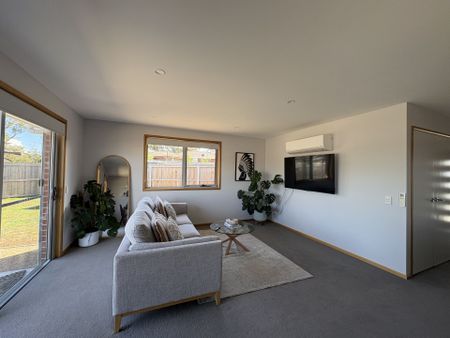 Feel at home, Living Here - Photo 2