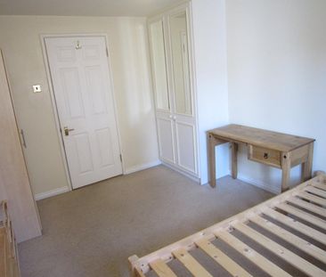 2 Bed Flat, Rotherhithe St, SE16 - Photo 4