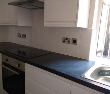 Studio to rent - Photo 6