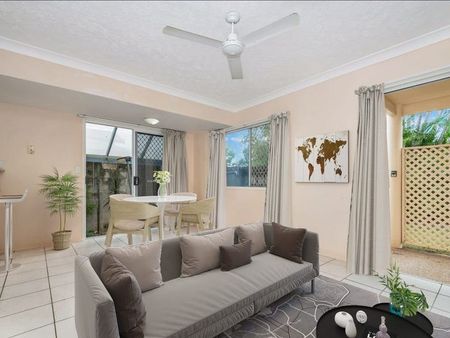 1/10 Vivian Street, Pimlico QLD 4812 - House For Rent | Domain - Photo 4