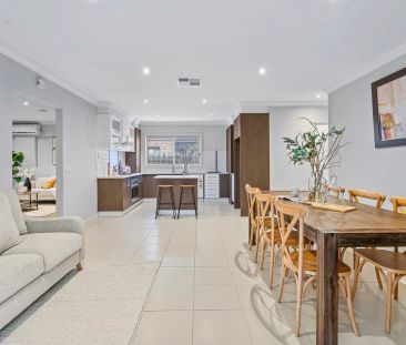 Large Family Home in Perfect Location! - Photo 3