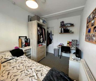 Bills Inclusive - Bedroom - Westfield Street, LN1 - Photo 5