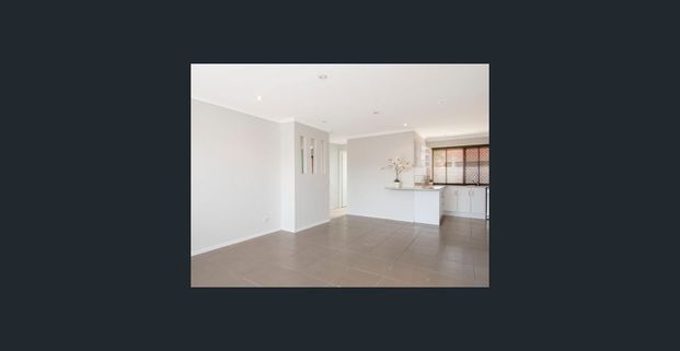 LOCATION! LOCATION! Cul-de-Sac 2 Bedroom PLUS Study !! - Photo 1