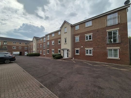 Golden Orchard, Halesowen, B62 - Photo 1