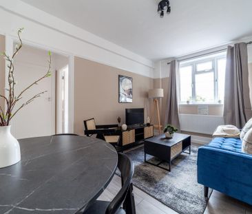 2 bedroom flat to rent - Photo 3