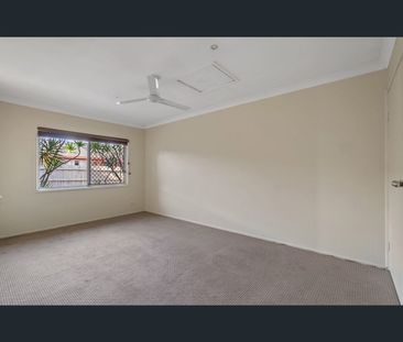 2/22 Anne Street, Southport, Qld 4215 - Photo 1