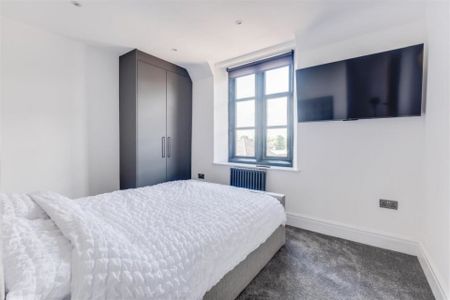 2 bedroom Semi-detached house to rent - Photo 3