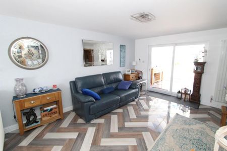 2 bedroom terraced bungalow to rent - Photo 2