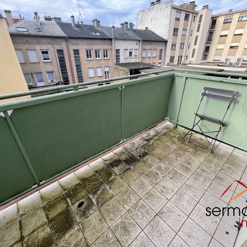 Appartement partiellement meublé de type F2 avec balcon - Photo 1