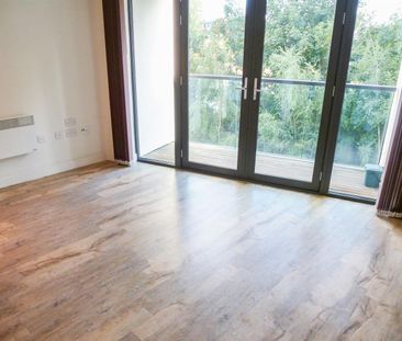 A 1 Bedroom Flat in St James Walk GL50 3UE - Photo 1