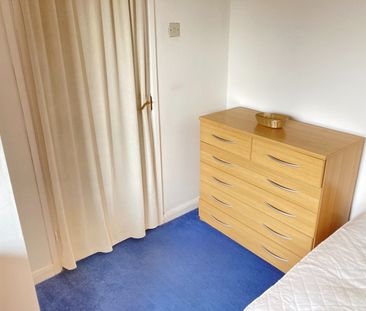 Room in a Shared House, Very Near Brunswick Road Area, W5 - Photo 4