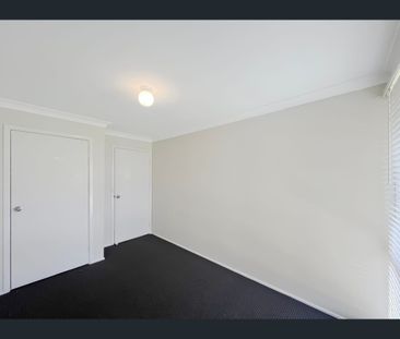 5 Traminer Place, Eschol Park, NSW 2558 - Photo 5