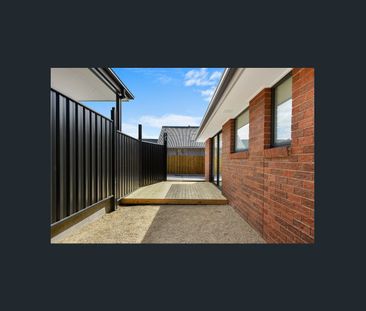 Spacious Modern Villa, Great Location - Photo 6