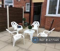 1 bedroom in a house share to rent - Photo 5