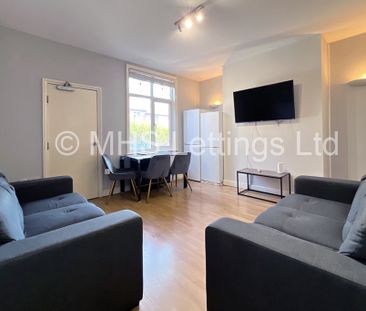 5 Bedroom Mid Terraced House for rent in Ash Road - Photo 4