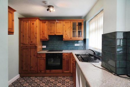 3 bedroom semi-detached house to rent - Photo 2