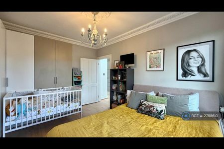 4 bedroom terraced house to rent - Photo 4