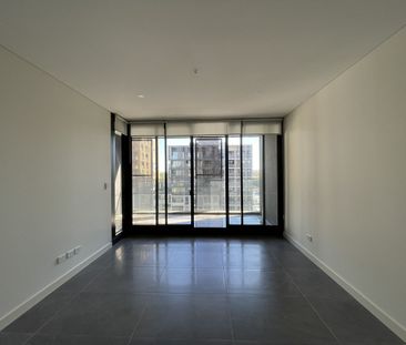 Modern Luxury 1 Bed + Study High Level North Facing Apartment for L... - Photo 1