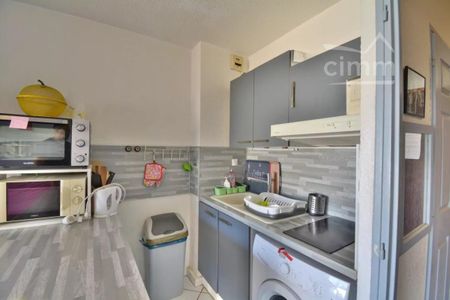 A LOUER MEUBLE A L'ANNEE - STUDIO AVEC VERANDA - GRANDE TERRASSE - 1ER ETAGE SANS ASCENSEUR - 66750 ST CYPRIEN PLAGE - PYRENEES ORIENTALES - REGION OCCITANIE | Cimm Immobilier - Photo 2