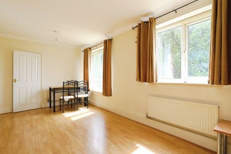 Lingfield Walk - Photo 3