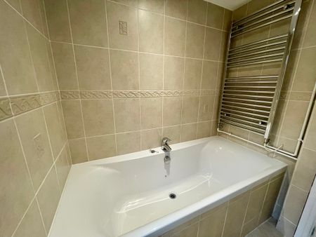 2 bedroom semi-detached to let - Photo 5