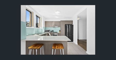 City Center Walk to the beach - Photo 4