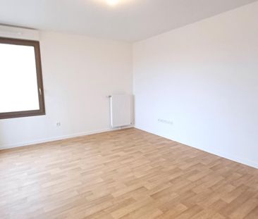 location Appartement T3 DE 60.07m² À MANTES LA VILLE - Photo 2