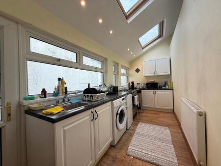 2 bedroom terraced house to rent - Photo 5