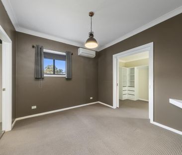 Private residence with large barn shed - Photo 5