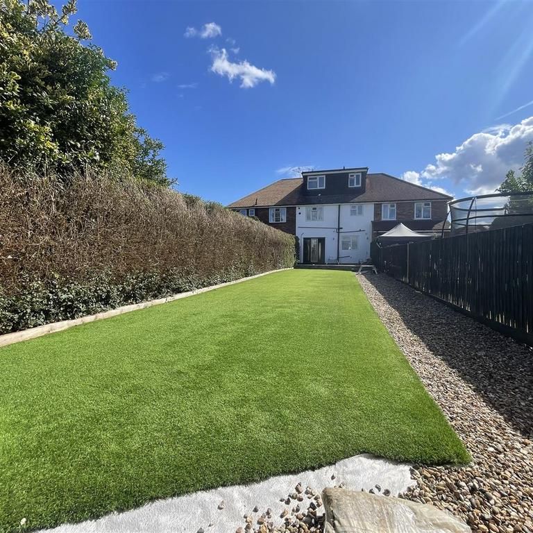 4 bedroom house to rent - Photo 1