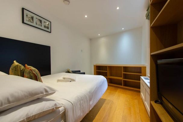 Studio to rent - Photo 1