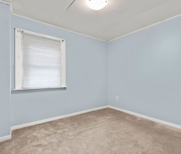 For Lease - 32 Page Street, St. Catharines, Ontario - Photo 3