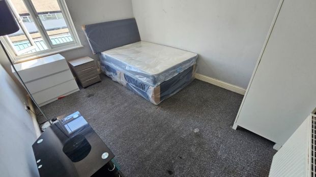 1 bed House Share - To Let - Photo 1