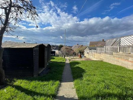 St. Hildas Way, Gravesend, Kent, DA12 - Photo 3