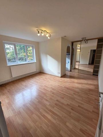 Myers Lane, Verona Court, SE14 - Photo 2
