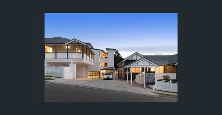 Modern 3 Bedroom Apartment in a Quiet & Convenient Location - Photo 5