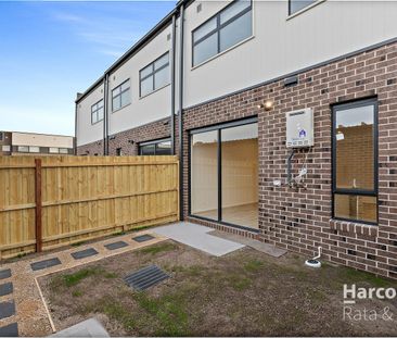 Comfort, Space & Convenience in the Heart of Wollert - Photo 5