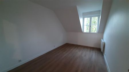 location Appartement F5 DE 110.9m² À VERSAILLES - Photo 2