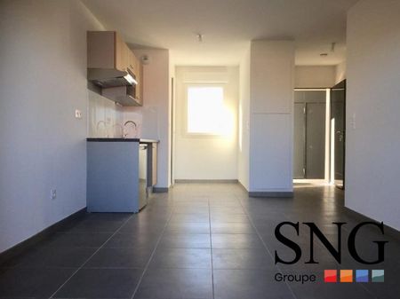 T2 AVEC BALCON ET PARKING - Photo 2