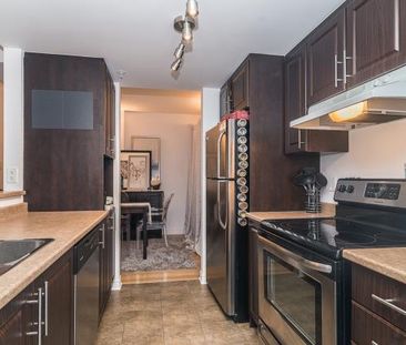 Très beau condo de 2 chambres avec de belles dimensions - Photo 4