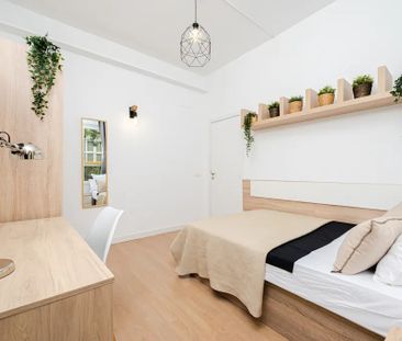 Calle de Fernando el Católico, Madrid, Community of Madrid 28015 - Photo 2