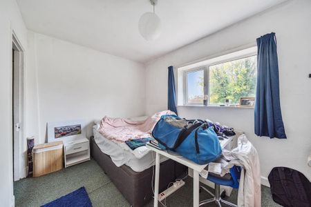 4 bedroom terraced house to rent - Photo 5