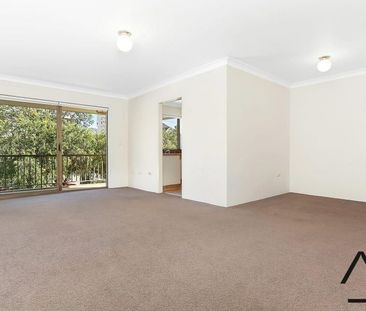 Centrally Located Two Bedroom Security Apartment with Single Garage - Photo 3