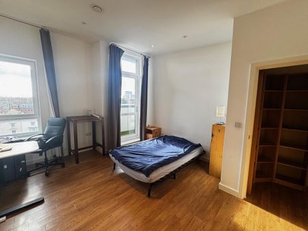 2 bedroom flat to rent - Photo 2