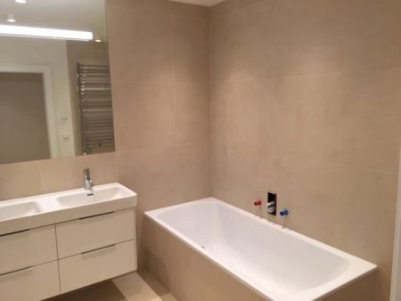 TOP-DACHGESCHOSS-WOHNUNG -- 4 ZIMMER -- BALKON/KLIMA/GARAGE -- NÄHE CITY/PRATER -- WG-TAUGLICH! - Photo 2